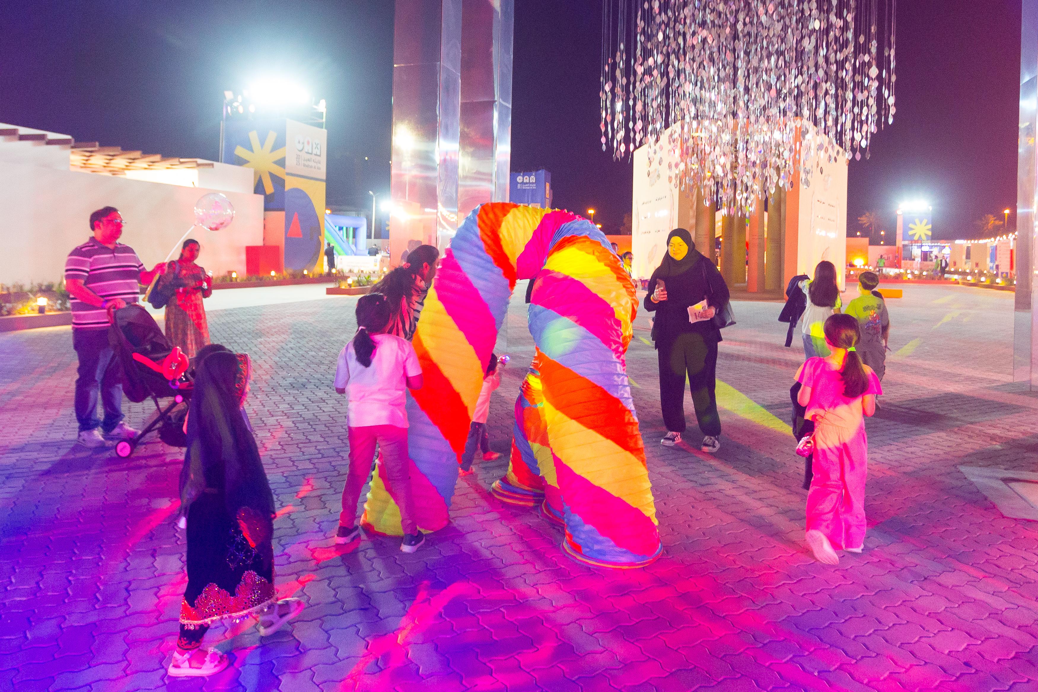SLINKY MAN — Circus performer, Performance Lab Ibiza